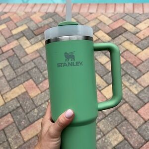 30 oz Green Stanley